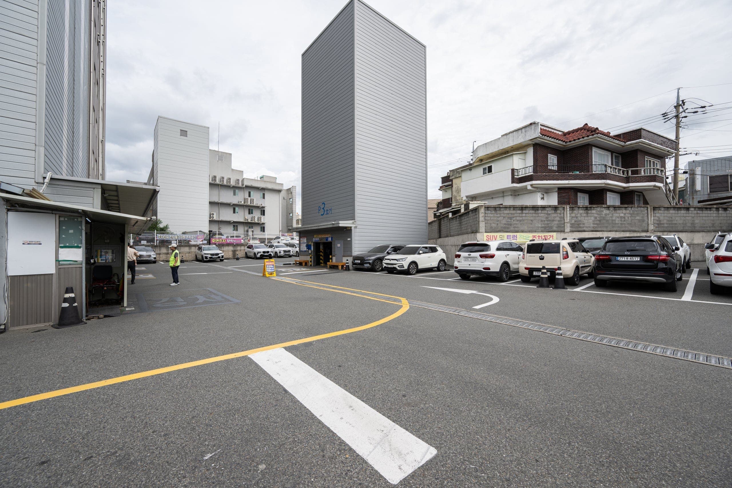 주차장 전경